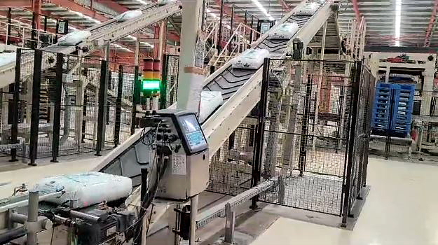 High-level infeed palletizer at Nayara Energy facilities